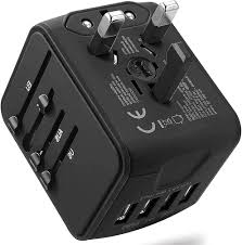JMFONE Universell Reseadapter med 4 USB och 1 AC Uttag
